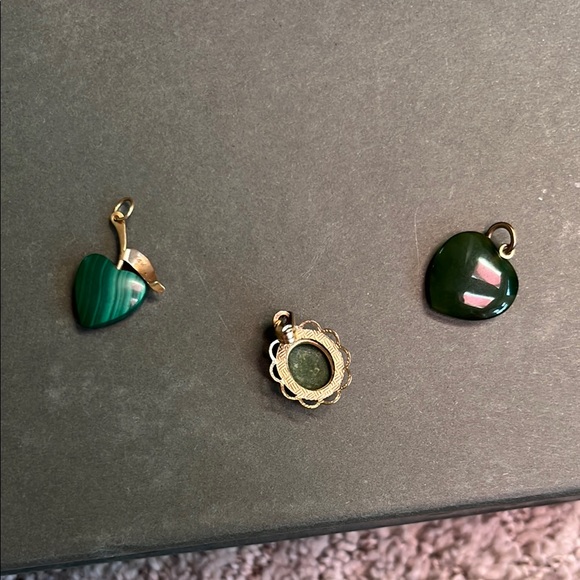 Vintage Green Stone Pendant Set - Picture 2 of 2